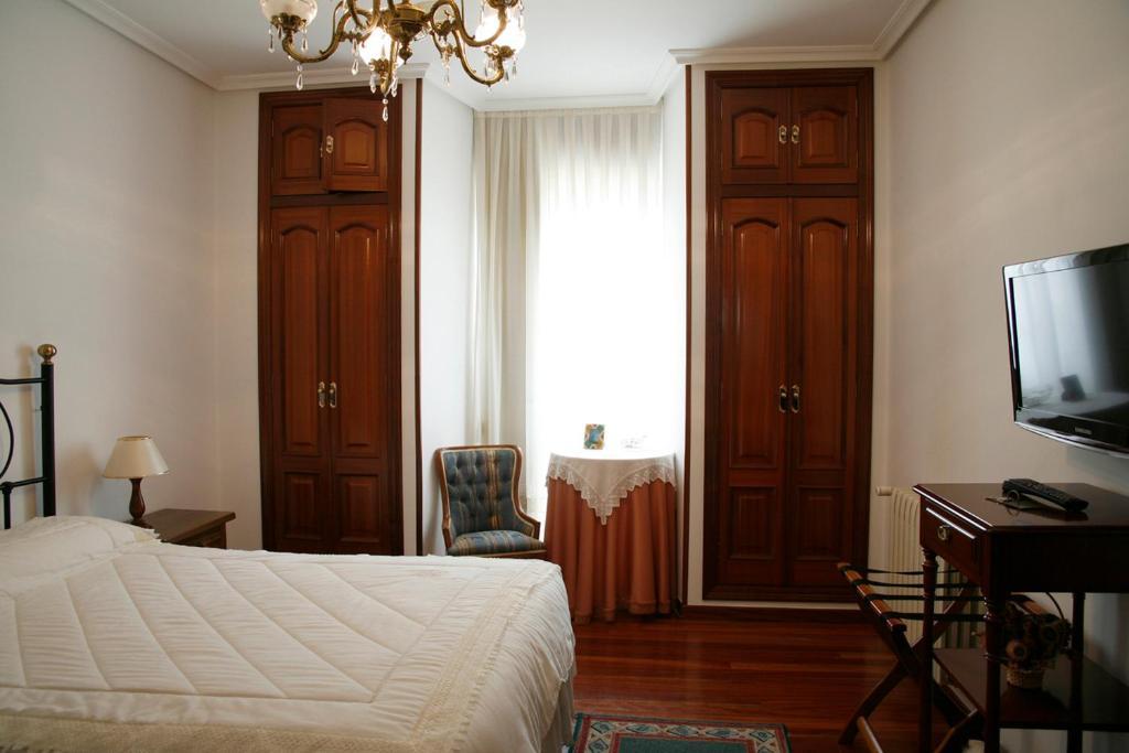 Hotel Pousada Vicente Risco Castro Caldelas Ngoại thất bức ảnh
