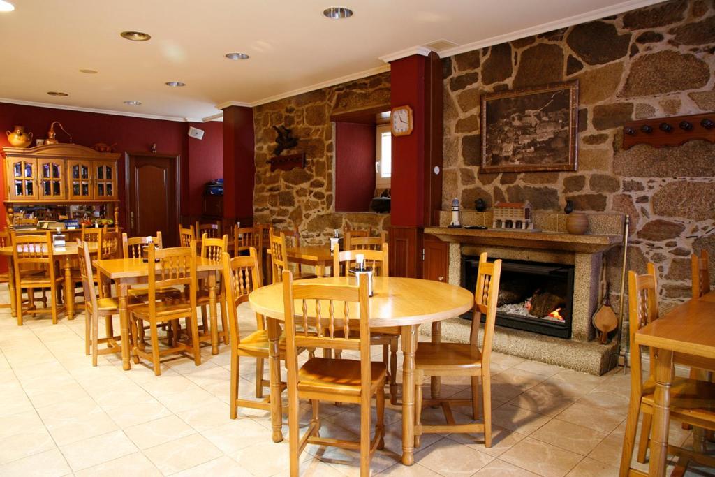 Hotel Pousada Vicente Risco Castro Caldelas Ngoại thất bức ảnh